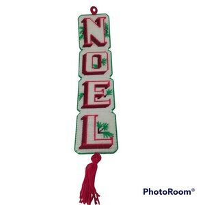 Vintage Plastic Canvas Needlepoint Noel Christmas Wall Hanging Mistletoe Xmas